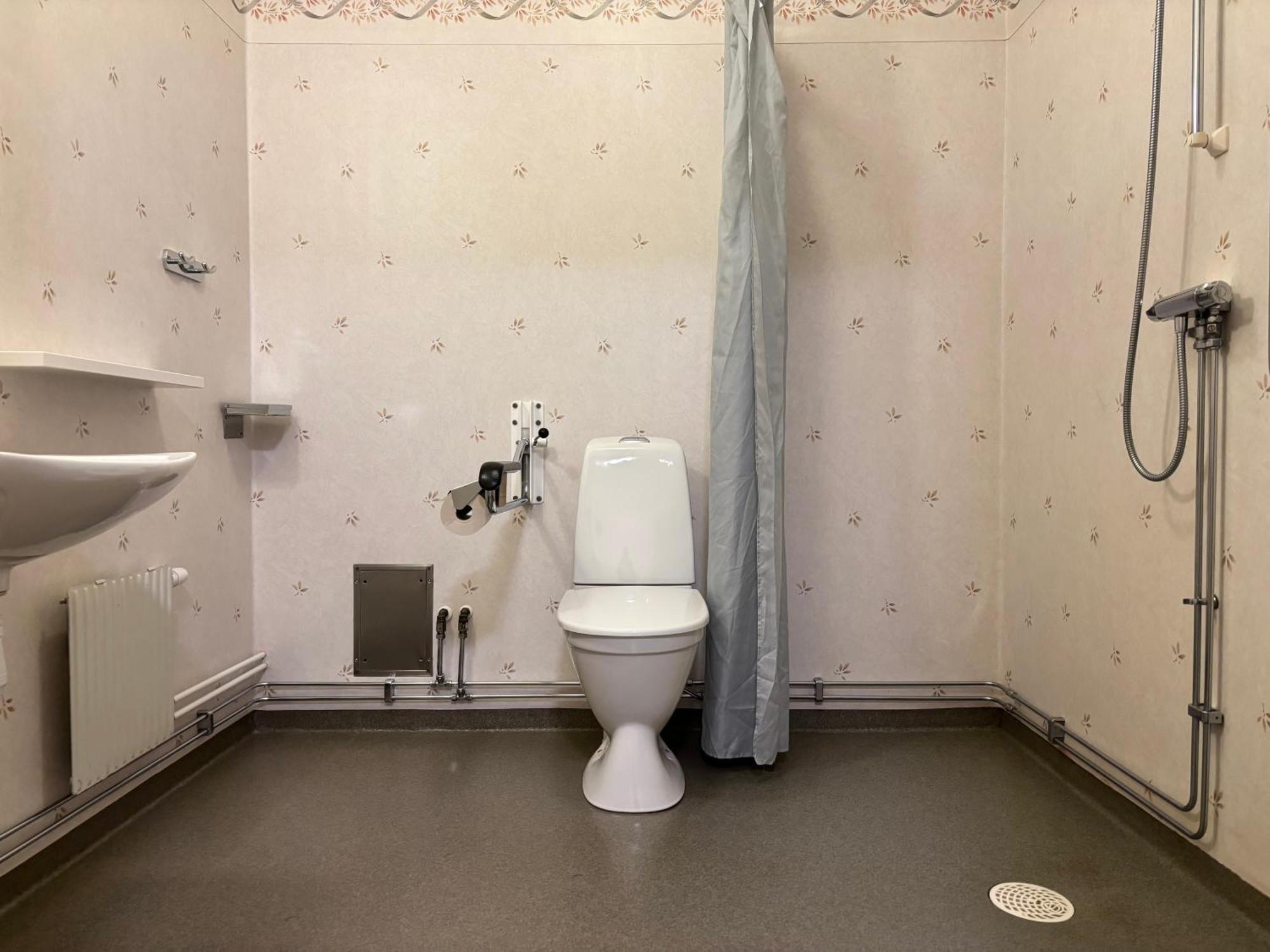 Logi Tuppen, Vandrarhem - Oskarshamns Folkhoegskola エクステリア 写真